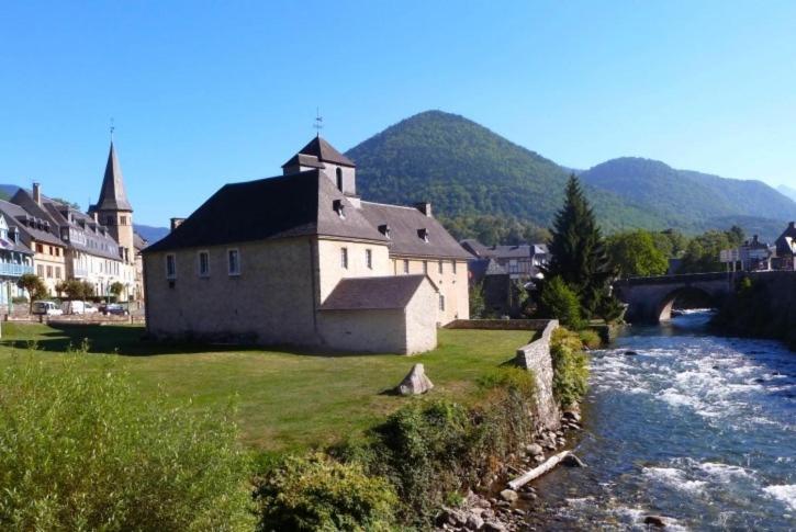 Agreable Maison Au Centre D'Arreau Pour 8 Pers Dış mekan fotoğraf